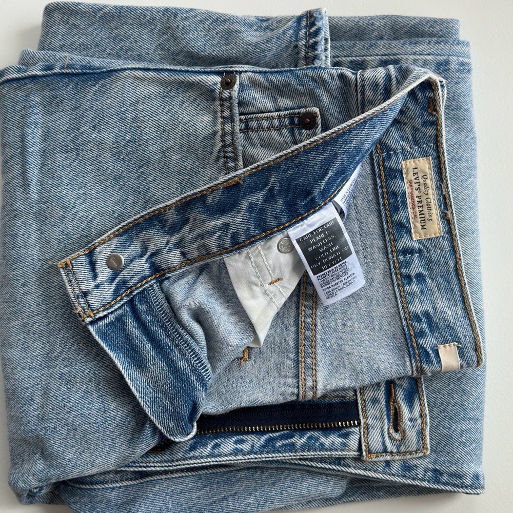 Levi's Baggy Dad Women’s Jeans - Fan Flare Light Wash (size 26Wx32L)